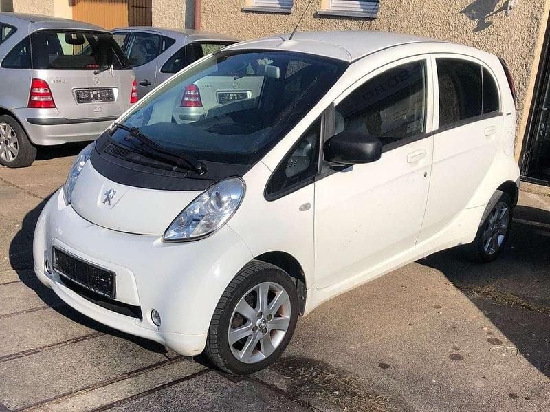 Weiß Gebraucht 2012 Peugeot iON Kleinwagen | 2.250 € (Superpreis) - Bild 1/4