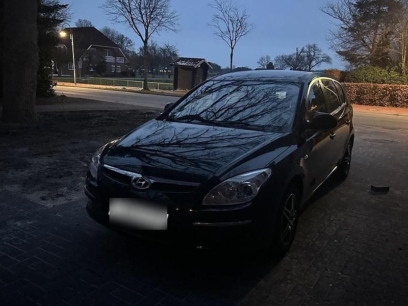 Gebraucht Hyundai i30 126 PS (92 kW) 2009 Schwarz Kombi
