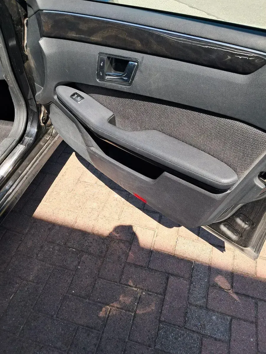 Gebraucht Mercedes E220 Avantgarde 170 PS (125 kW) 2011 Schwarz Kombi
