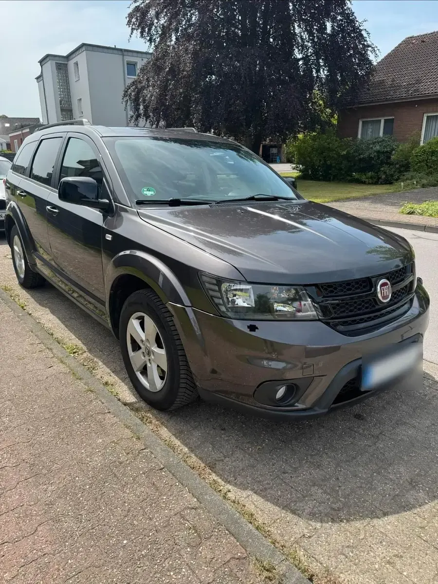 Usado Fiat Freemont 170 CV (125 kW) 2015 Gris SUV