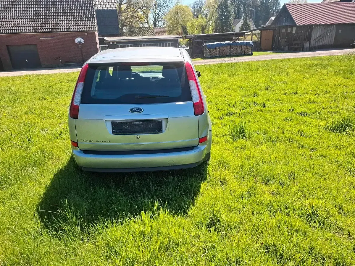 Używany Ford Focus 125 KM (91 kW) 2003 Srebrny Kombi