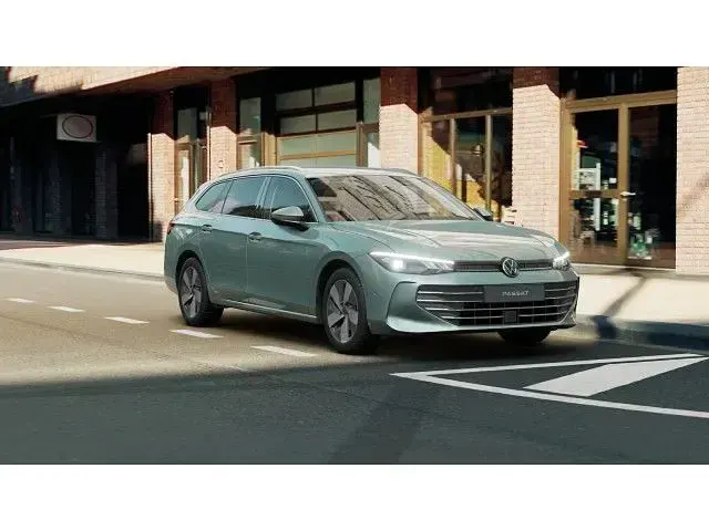 Gebraucht VW Passat Business 122 PS (89 kW) 2025 Grün Kombi