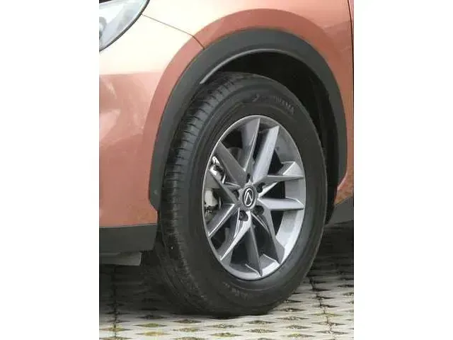Gebraucht Lexus LBX 136 PS (100 kW) 2024 Kupferrot SUV