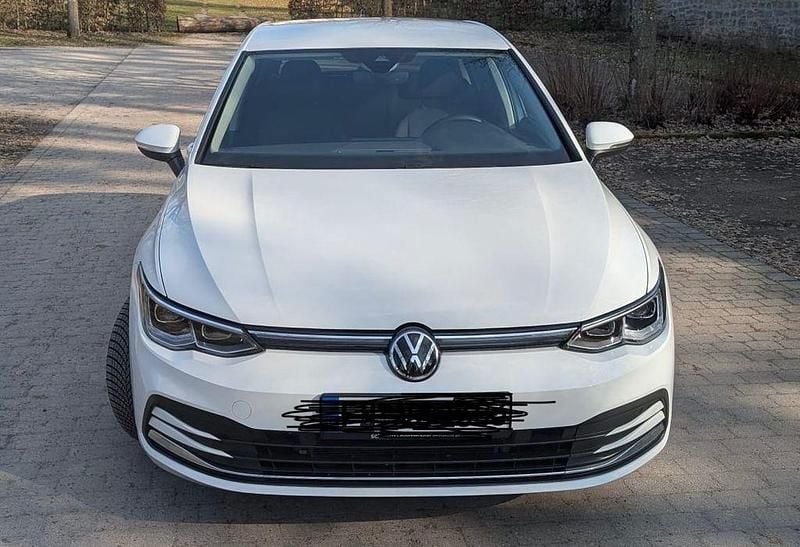 Gebraucht VW Golf VIII Style 131 PS (96 kW) 2021 Weiß Limousine