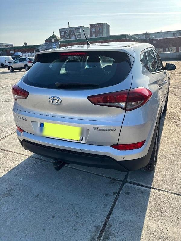 Gebraucht Hyundai Tucson Edition 132 PS (97 kW) 2015 Silber SUV