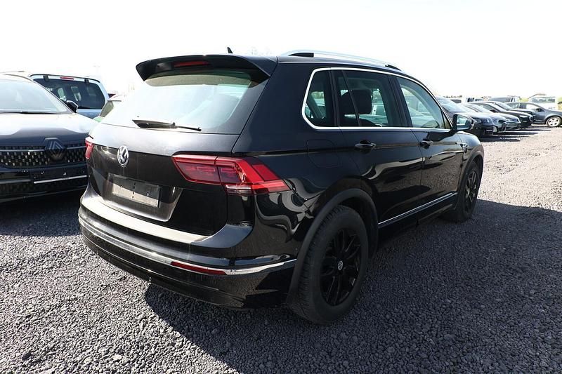 Gebraucht VW Tiguan Highline 150 PS (110 kW) 2018 Deep black perleffekt SUV