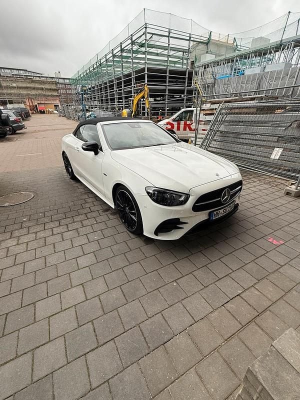 Weiß Gebraucht 2022 Mercedes E220 Cabrio | 48.500 € (Guter Preis) - Bild 1/4