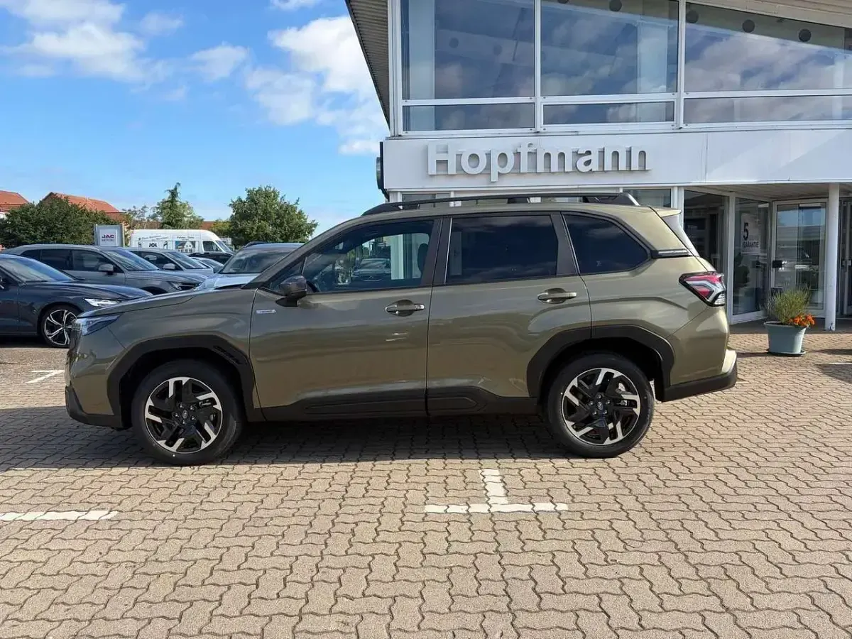 Neu Subaru Forester Active 136 PS (100 kW) 2026 Autumn green SUV