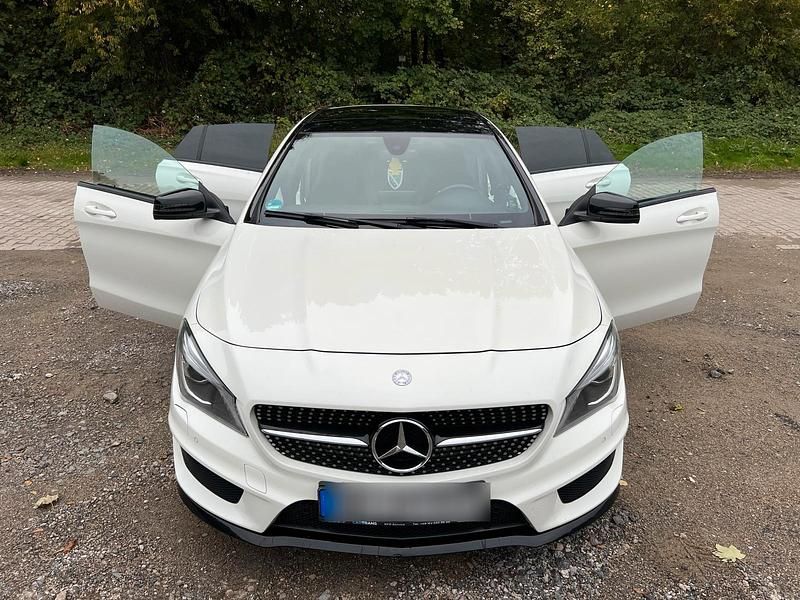 Gebraucht Mercedes CLA220 AMG line 177 PS (130 kW) 2015 Weiß Limousine