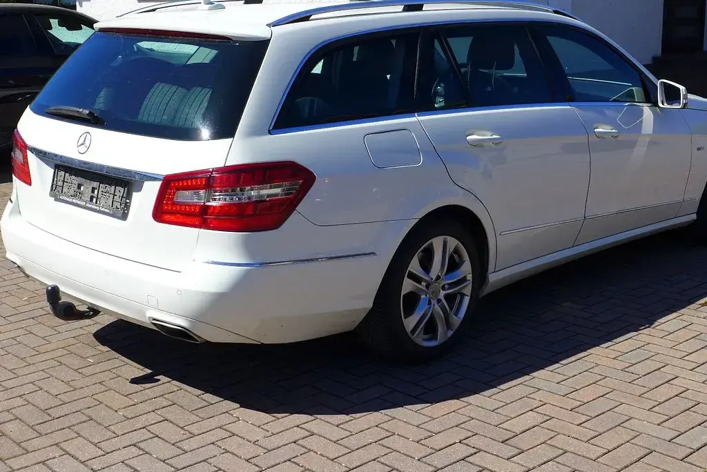 Usata Mercedes E250 Avantgarde 204 CV (150 kW) 2011 Bianco Berlina