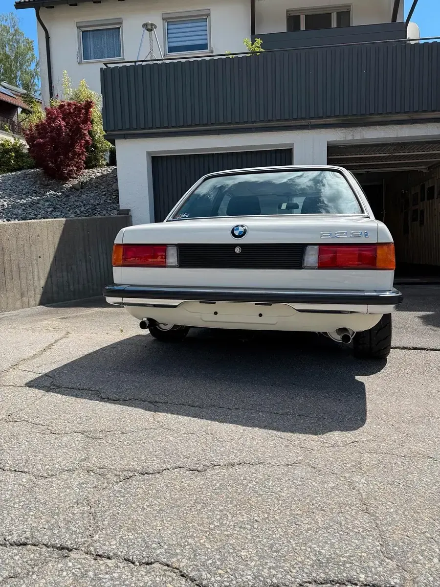 Gebraucht BMW 323 143 PS (105 kW) 1978 Weiß Limousine