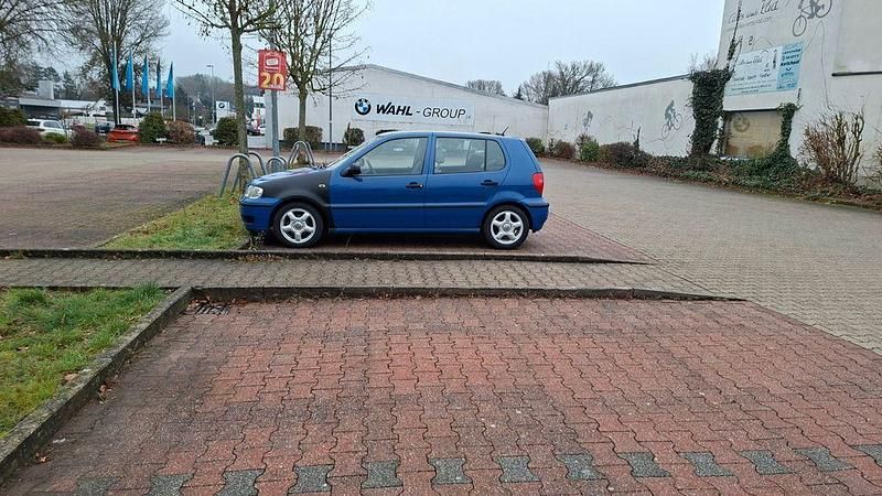 Gebraucht VW Polo Basis 60 PS (44 kW) 2000 Blau Limousine