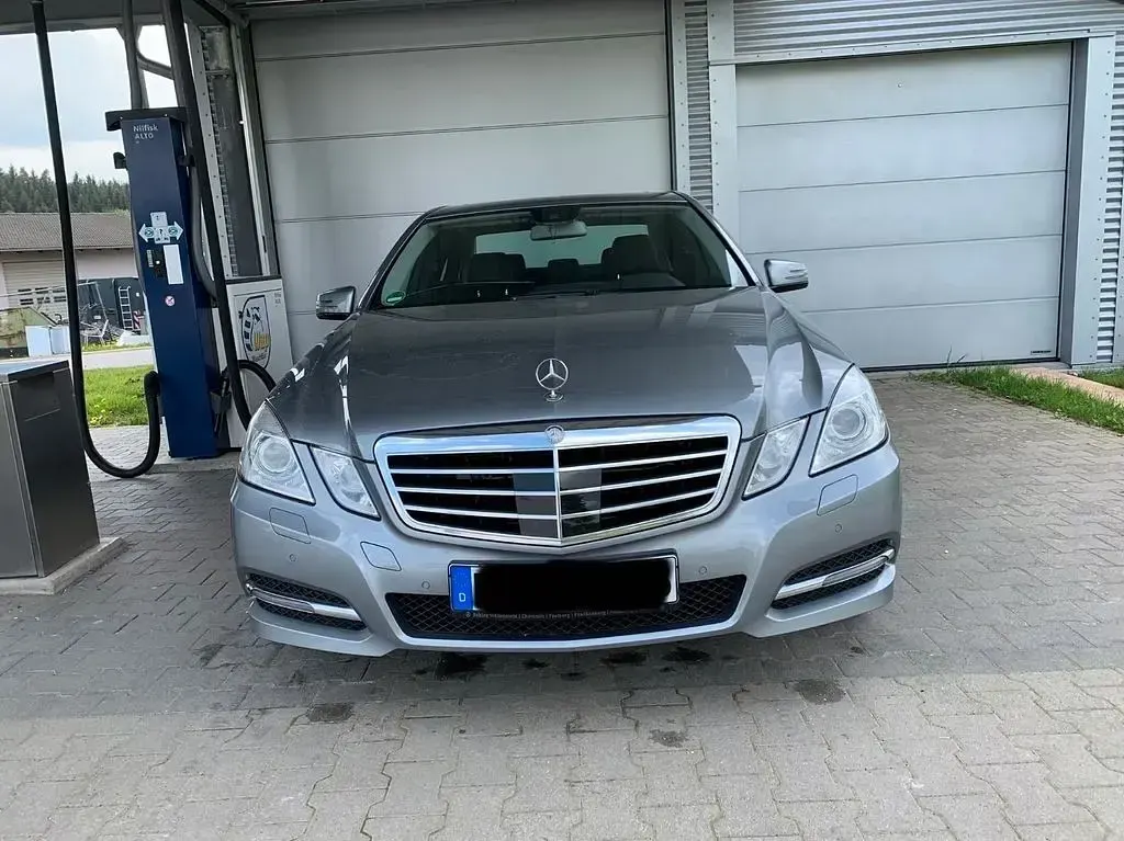 Gebraucht Mercedes E350 Avantgarde 265 PS (194 kW) 2013 Silber Limousine