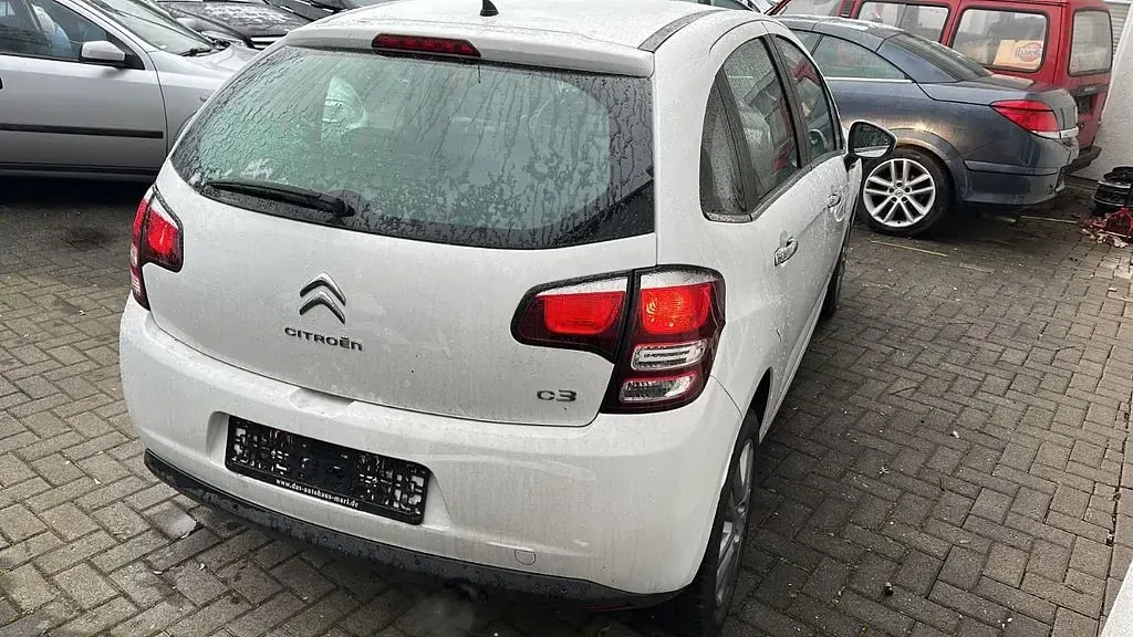 Gebraucht Citroën C3 SELECTION 68 PS (50 kW) 2016 Weiß Limousine
