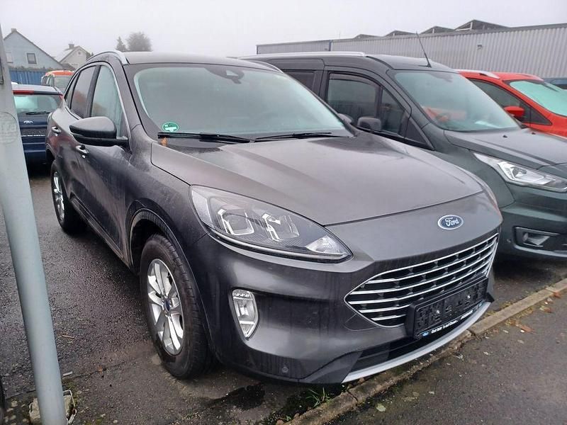 Gebraucht Ford Kuga Titanium 150 PS (110 kW) 2023 Grau SUV