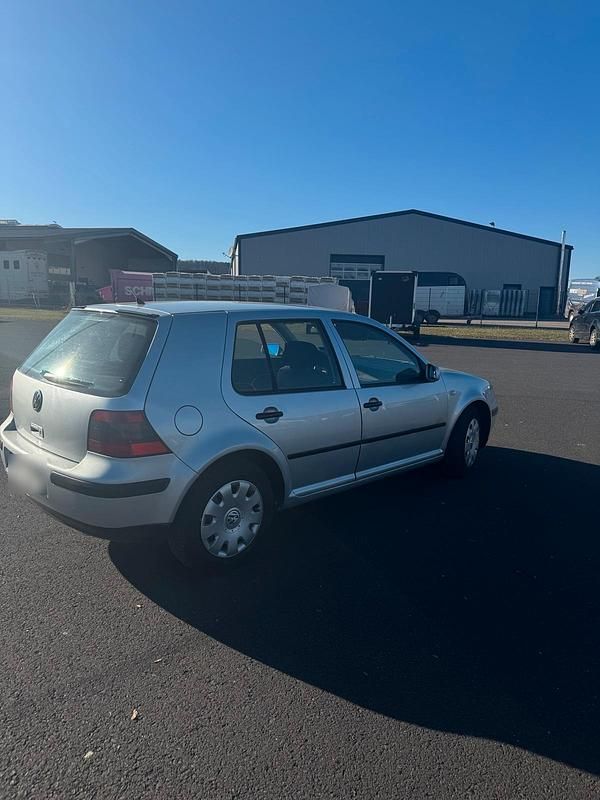 Gebraucht VW Golf IV 75 PS (55 kW) 2001 Silber Kleinwagen