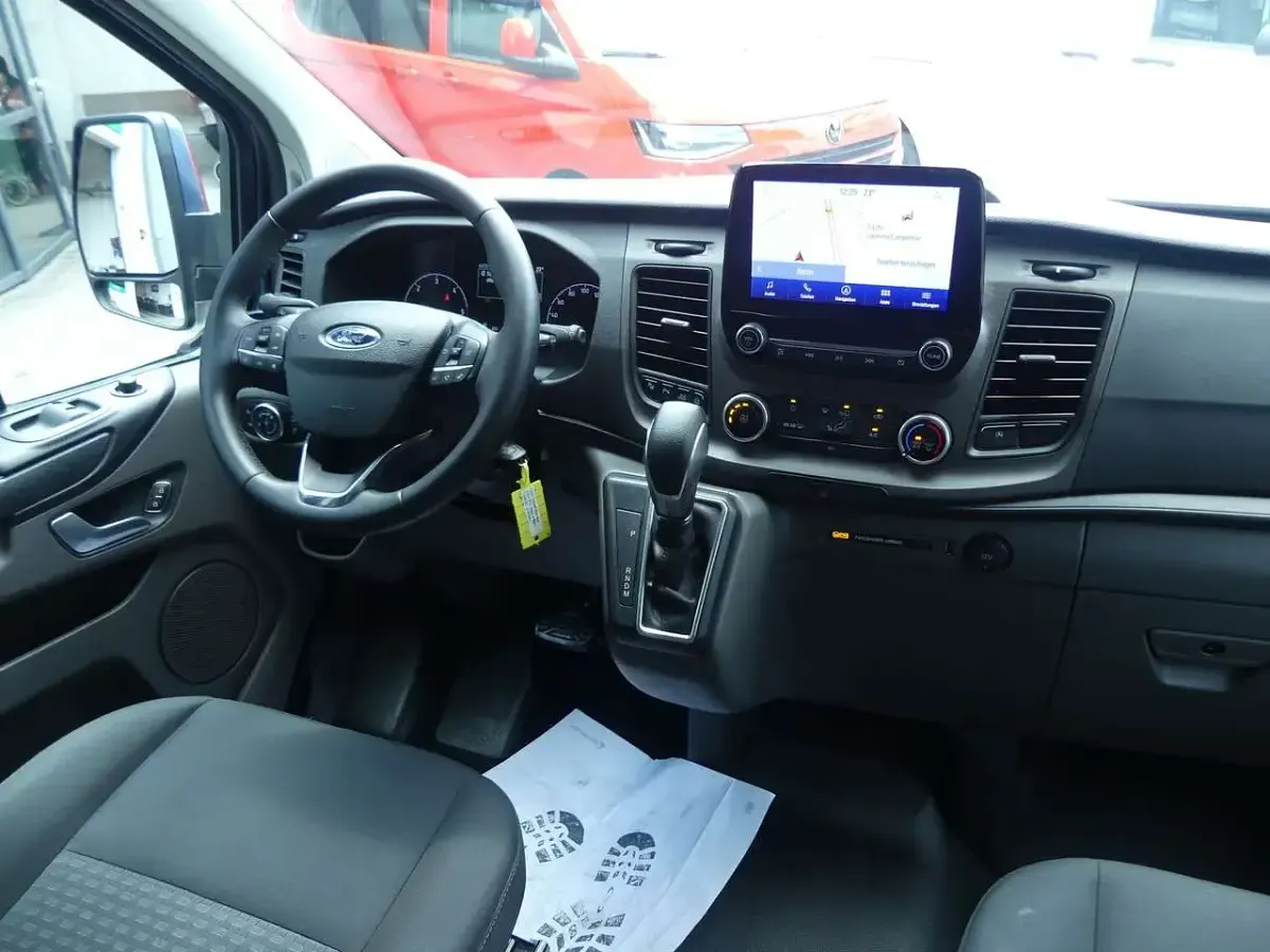 Gebraucht Ford Transit Custom 150 PS (110 kW) 2024 Chrome blue Van / Kleinbus