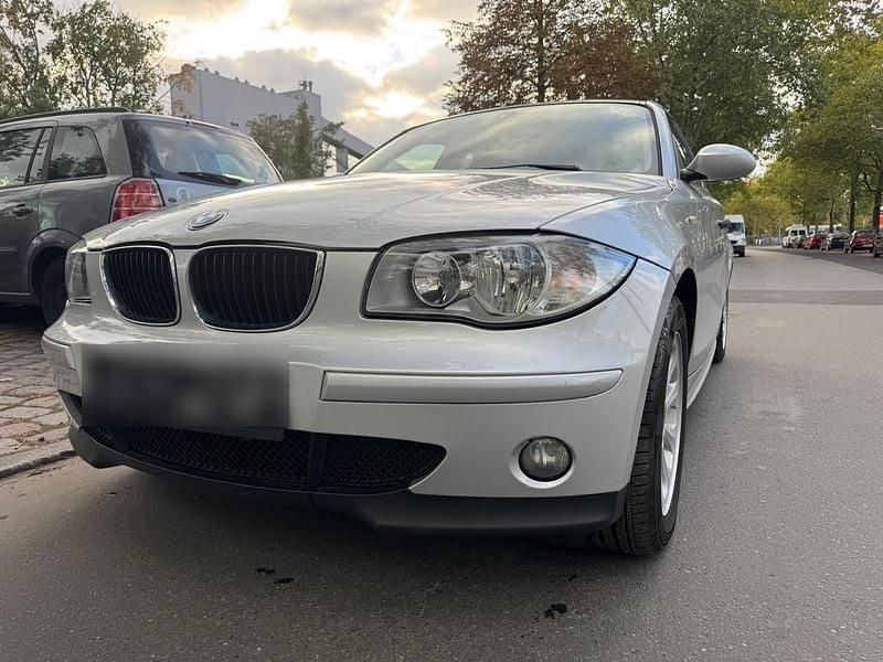 Silber Gebraucht 2005 BMW 116 Kleinwagen | 2.490 € (Fairer Preis) - Bild 1/4