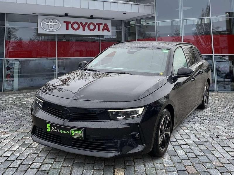 Gebraucht Opel Astra 131 PS (96 kW) 2025 Lackierung schwarz perla nera/ Kombi