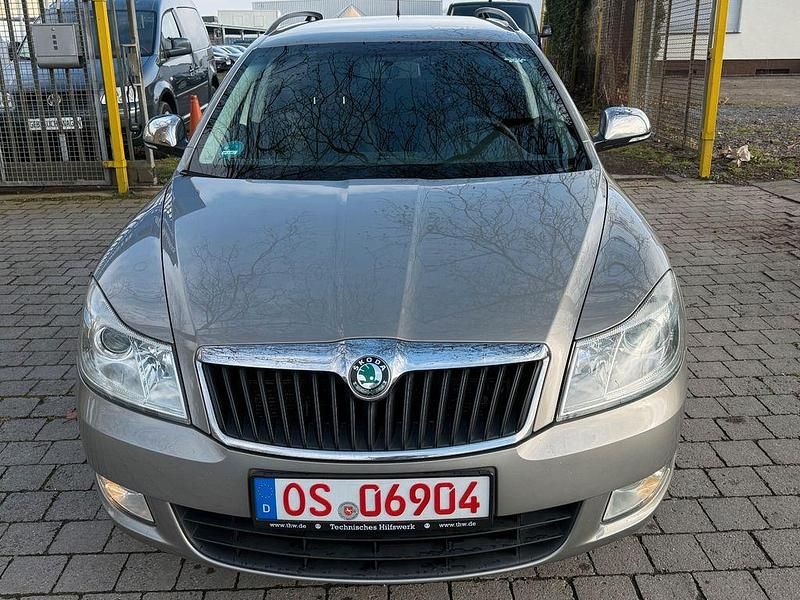 Gebraucht Skoda Octavia Active 105 PS (77 kW) 2012 Beige Kombi
