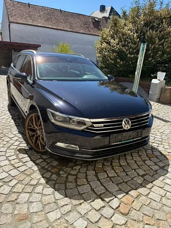 Gebraucht VW Passat Highline 239 PS (175 kW) 2017 Schwarz Kombi