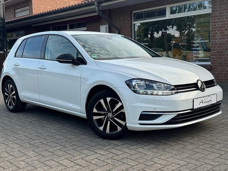 Weiß Gebraucht 2019 VW Golf VII IQ Drive Limousine | 11.999 € (Fairer Preis) - Bild 1/4