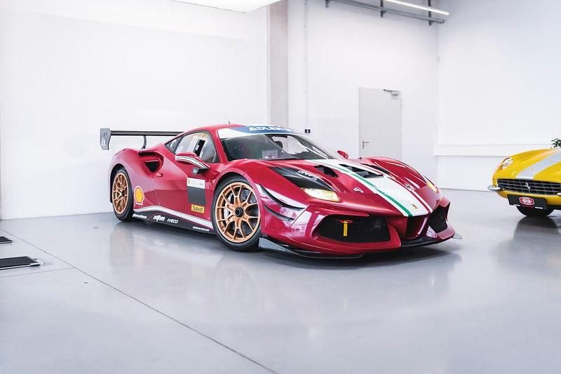 Gebraucht Ferrari 488 669 PS (492 kW) 2018 Weiß