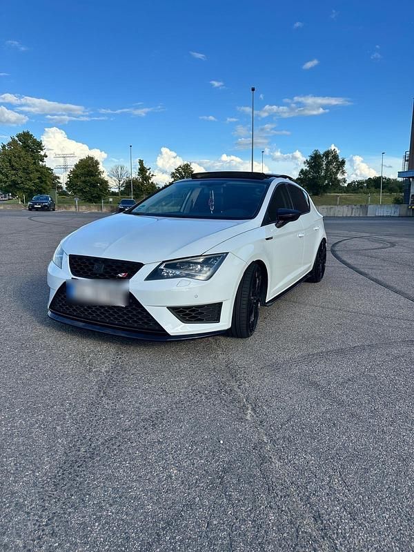 Weiß Gebraucht 2013 Seat Leon CUPRA Limousine | 12.500 € (Teuer) - Bild 1/4