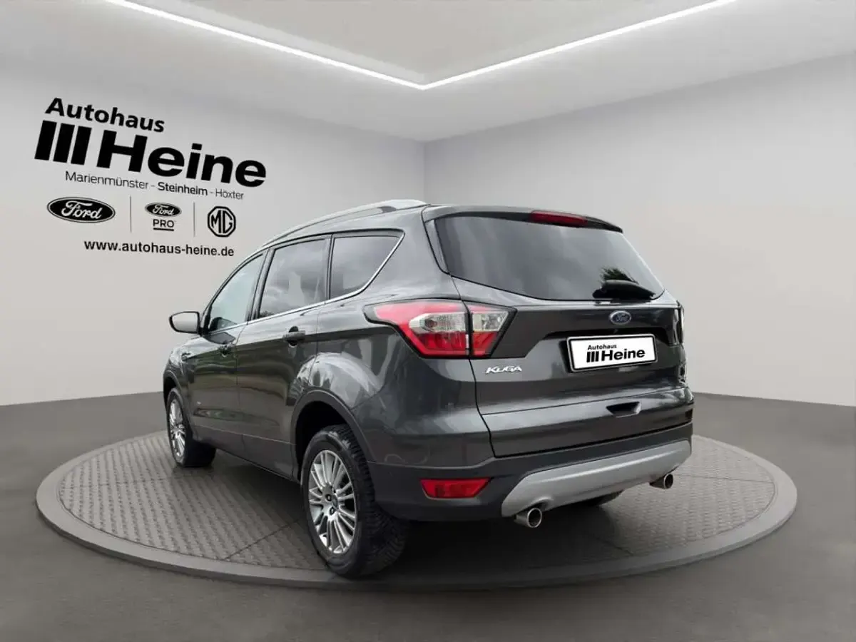 Gebraucht Ford Kuga Titanium 179 PS (131 kW) 2018 Magneticgrau metallic SUV