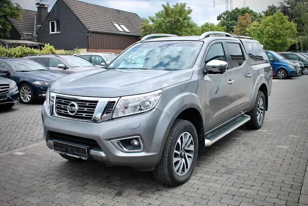 Gebraucht Nissan Navara Tekna 190 PS (139 kW) 2016 Grau Pickup