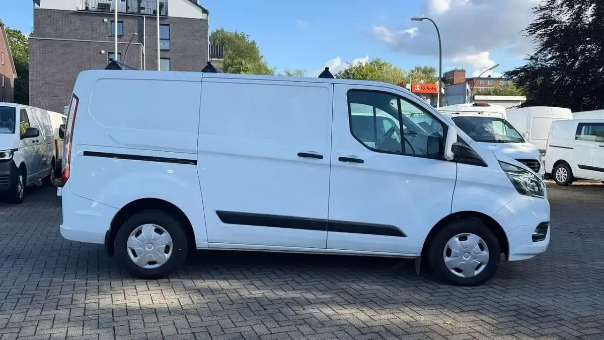 Gebraucht Ford Transit Custom Trend 105 PS (77 kW) 2018 Weiß Van / Kleinbus
