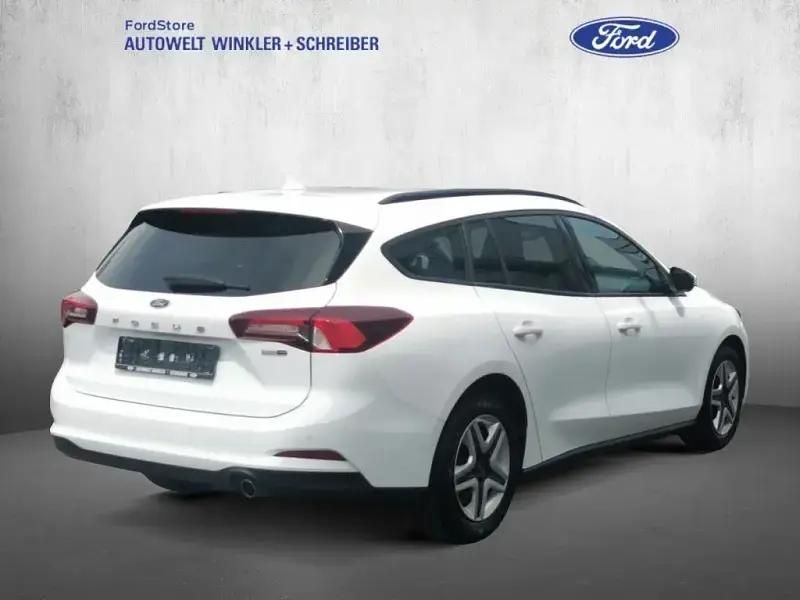 Gebraucht Ford Focus Cool & Connect 125 PS (91 kW) 2022 Weiß Limousine