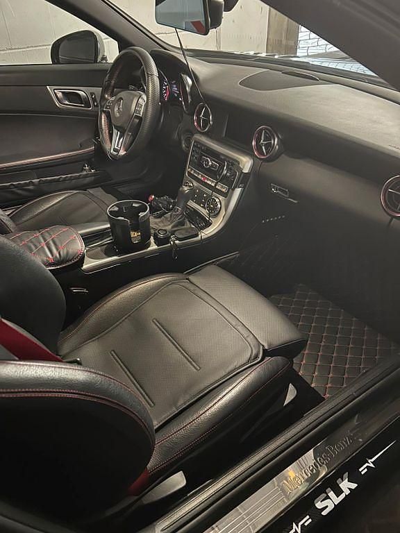 Gebraucht Mercedes SLK200 184 PS (135 kW) 2012 Schwarz Cabrio