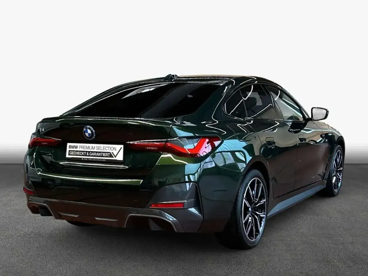 Gebraucht BMW i4 Sport Line 250 kW (340 PS) 2023 Sanremo green metallic Limousine