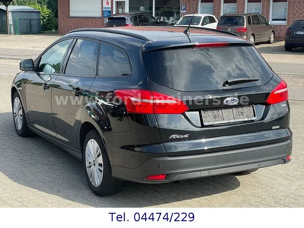 Gebraucht Ford Focus Business Edition 125 PS (91 kW) 2017 Schwarz Limousine