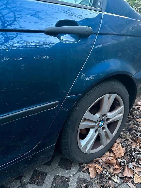 Gebraucht BMW 318 143 PS (105 kW) 2004 Blau Limousine