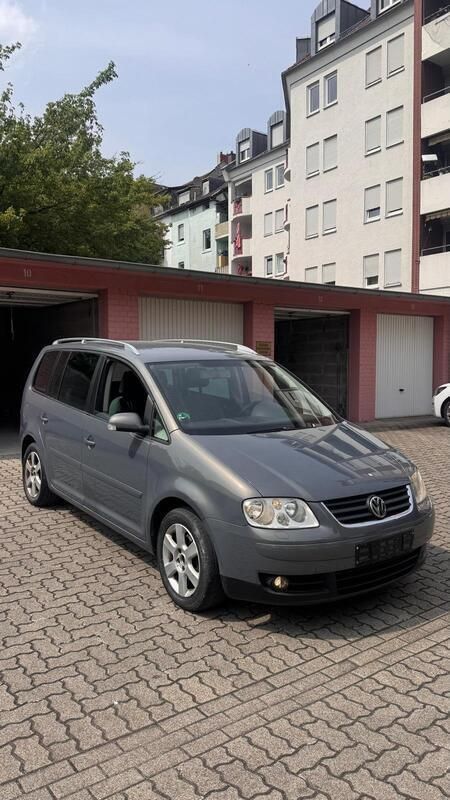 Andere außenfarben Gebraucht 2005 VW Touran Van / Kleinbus | 1.850 € (Guter Preis) - Bild 1/4