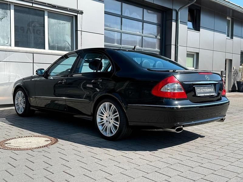 Gebraucht Mercedes E350 Avantgarde 272 PS (200 kW) 2006 Schwarz Limousine