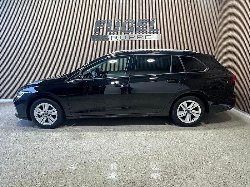 Gebraucht VW Golf VIII 200 PS (147 kW) 2024 Grenadillschwarz metallic Kombi