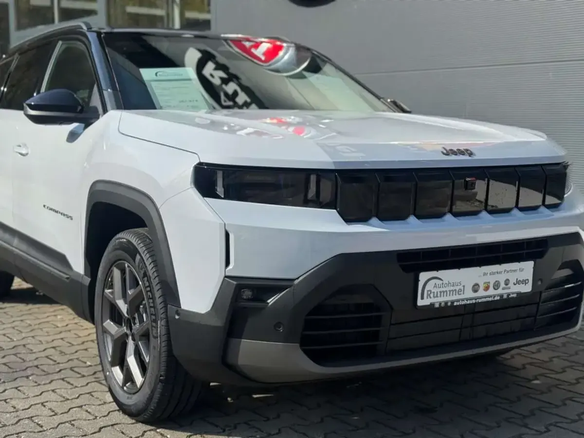 Neu Jeep Compass 145 PS (106 kW) 2026 Antarctica white SUV