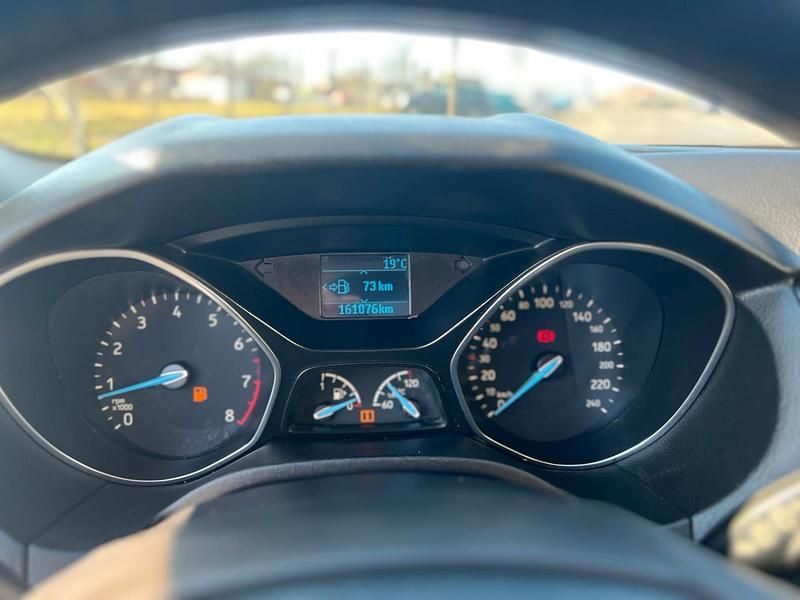 Second-hand Ford Focus Trend 101 CP (74 kW) 2015 Negru Berlinǎ