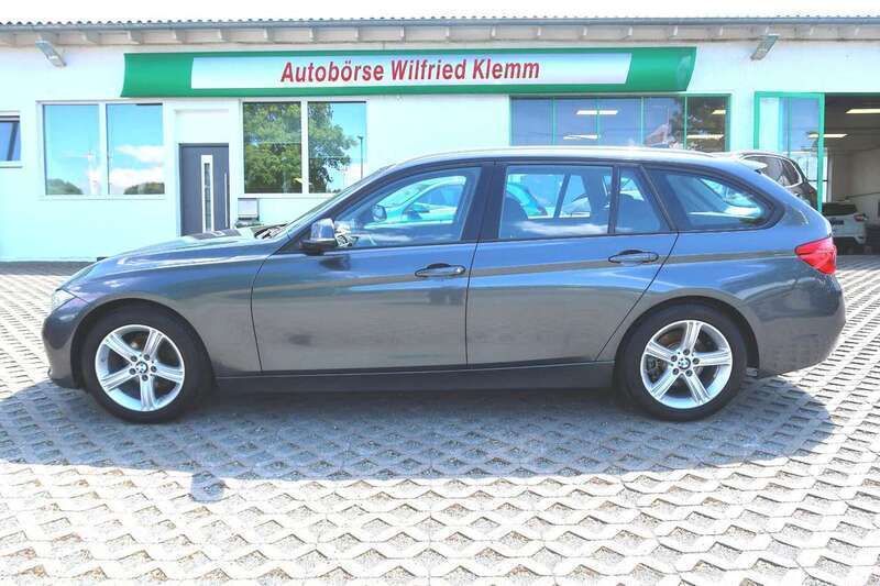 Mineralgraupearleffect Gebraucht 2016 BMW 318 Kombi | 10.850 € (Superpreis) - Bild 1/4
