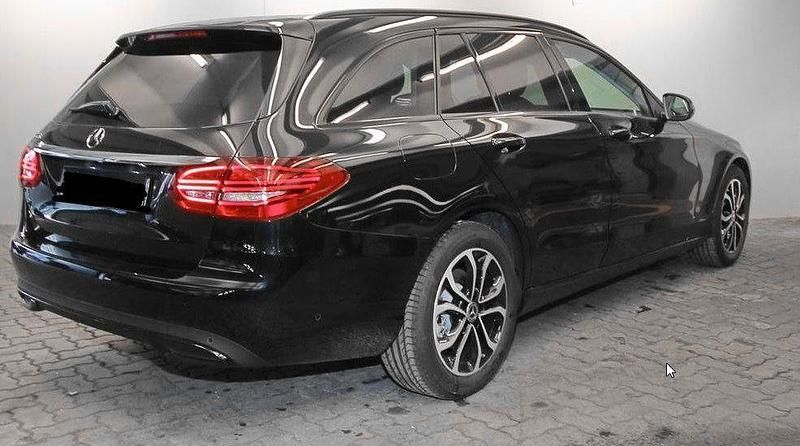 Schwarz Gebraucht 2015 Mercedes 200 Kombi | 13.700 € - Bild 1/1