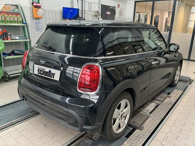 Gebraucht Mini Cooper Essential 136 PS (100 kW) 2024 Schwarz Kleinwagen