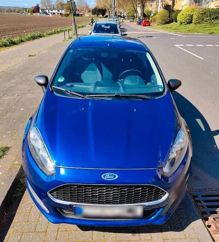 Gebraucht Ford Fiesta Ambiente 60 PS (44 kW) 2017 Blau Limousine