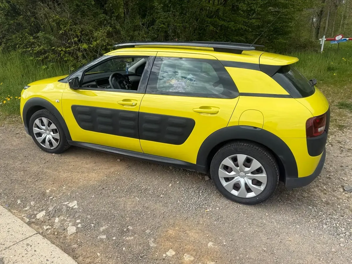 Gebraucht Citroën C4 Cactus 82 PS (60 kW) 2015 Gelb Kleinwagen