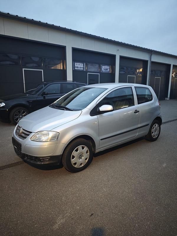 Second-hand VW Fox 54 CP (39 kW) 2007 Argintiu Hatchback