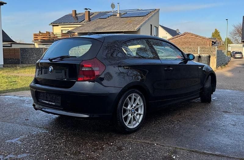 Gebraucht BMW 118 143 PS (105 kW) 2008 Schwarz Kleinwagen