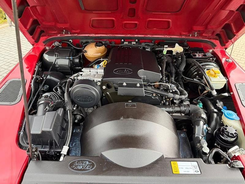 Gebraucht Land Rover Defender 122 PS (89 kW) 2013 Rot Pickup
