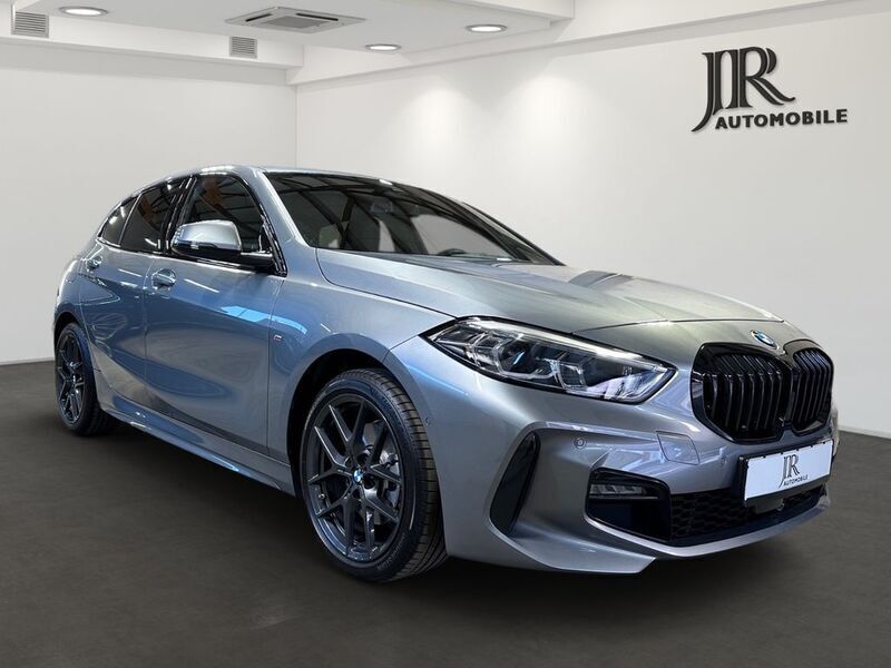 Grau Gebraucht 2024 BMW 118 M Sport Kleinwagen | 35.990 € - Bild 1/4